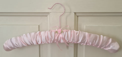Soft Pink Satin Padded Hanger Tuttabankem